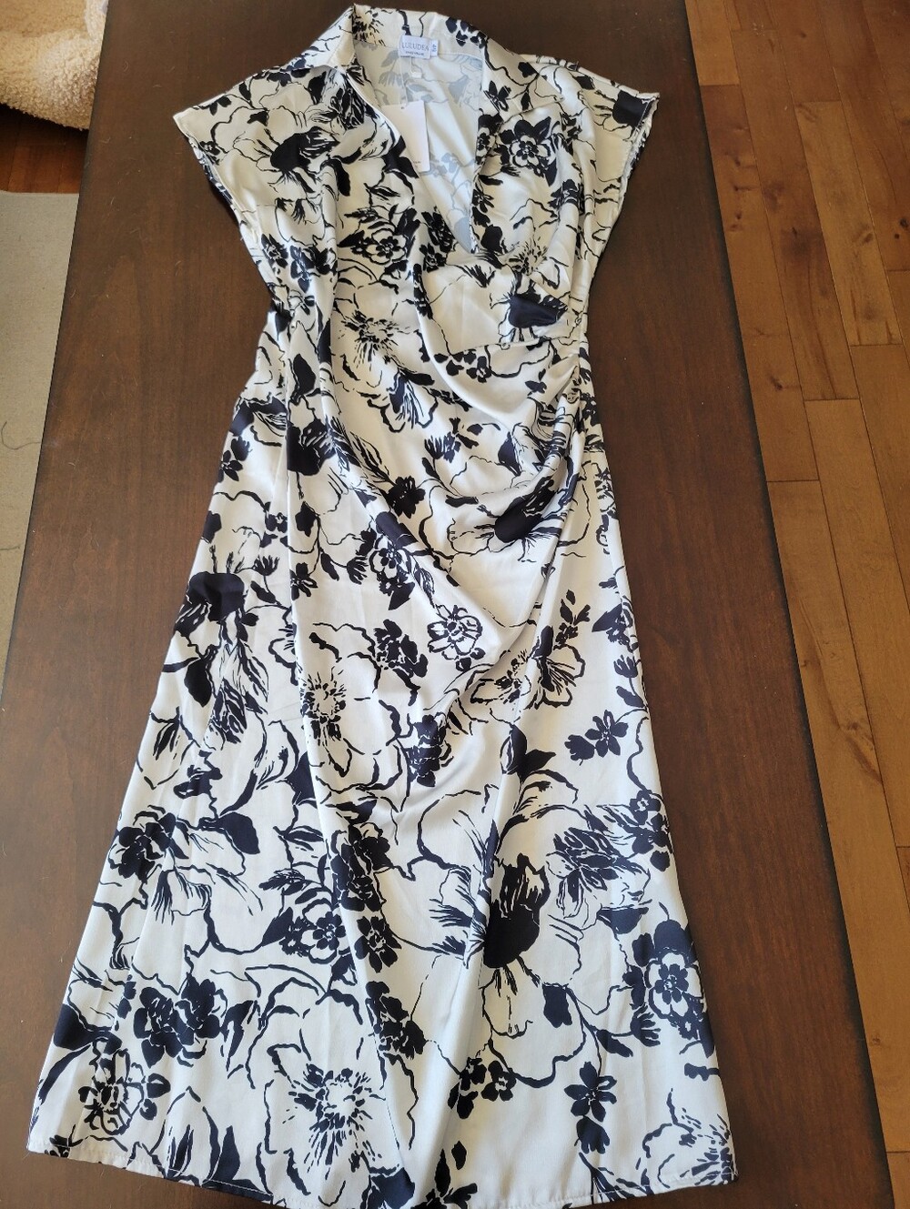 Luludea monochrome floral Black & White Floral Wrap Dress - Women Small